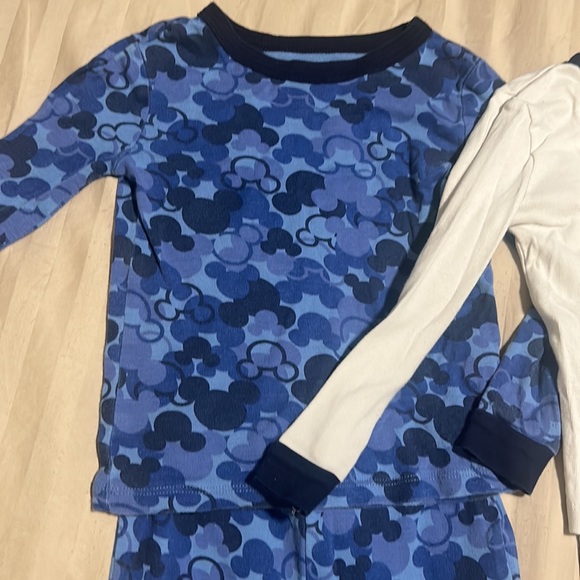 Joe fresh toddler boys Mickey Mouse pj set size 4T - Picture 3 of 4